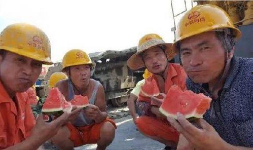 老板看到工人吃瓜,引发企业内部反思